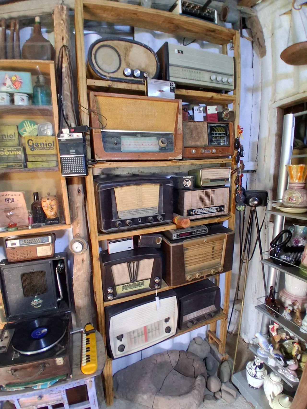 Colección de radios antiguas del Museo Don Fandango.